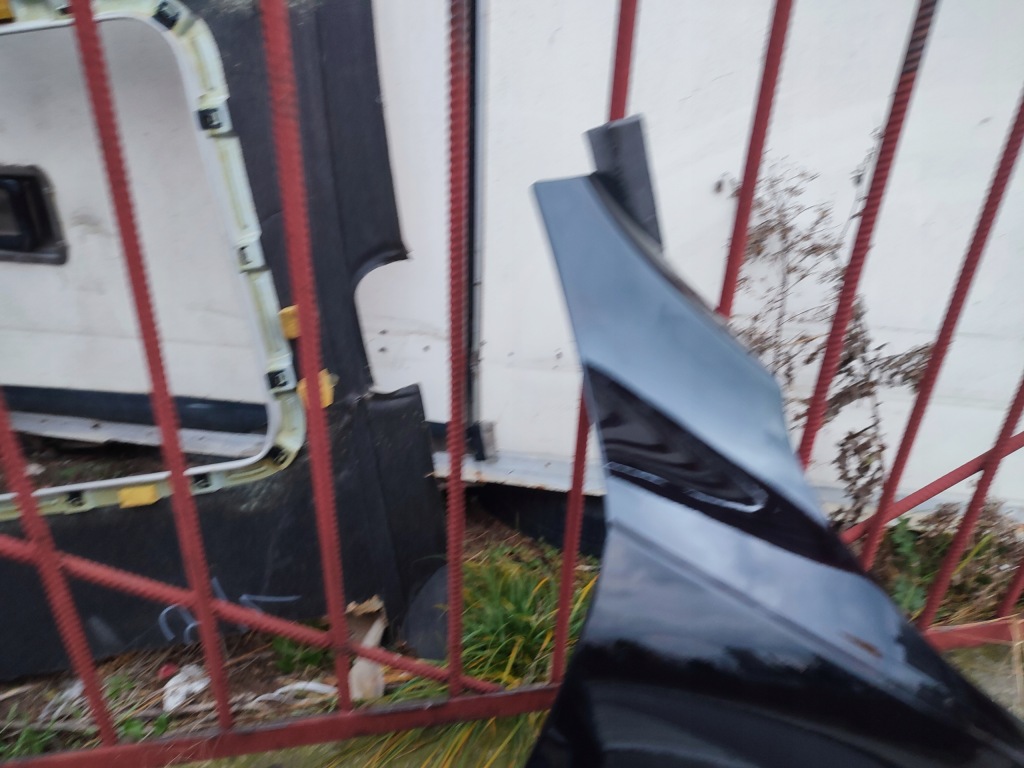 Крила правий передній aluminiowy volvo xc90 2 2 09.14- лак 717 Зі Шроту