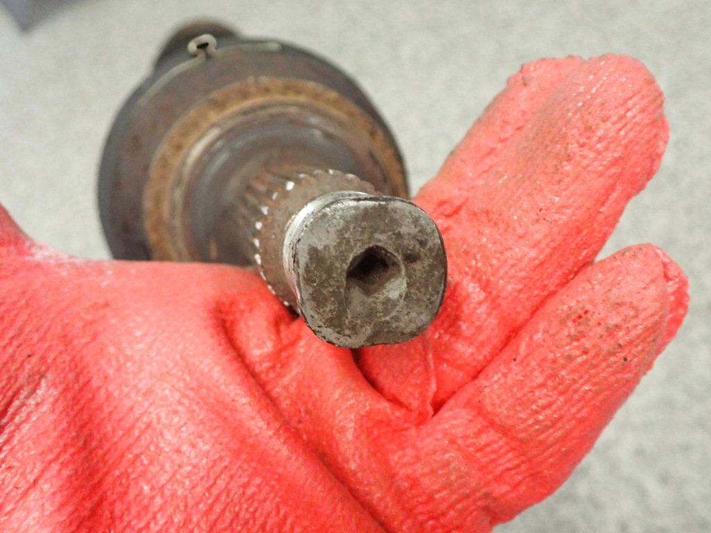 фото №5, Hyundai tucson 2.0 crdi 04- привідний вал передня ліва