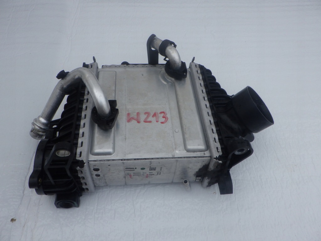 фото №1, Радиатор интеркулер mercedes w213 a6540900100