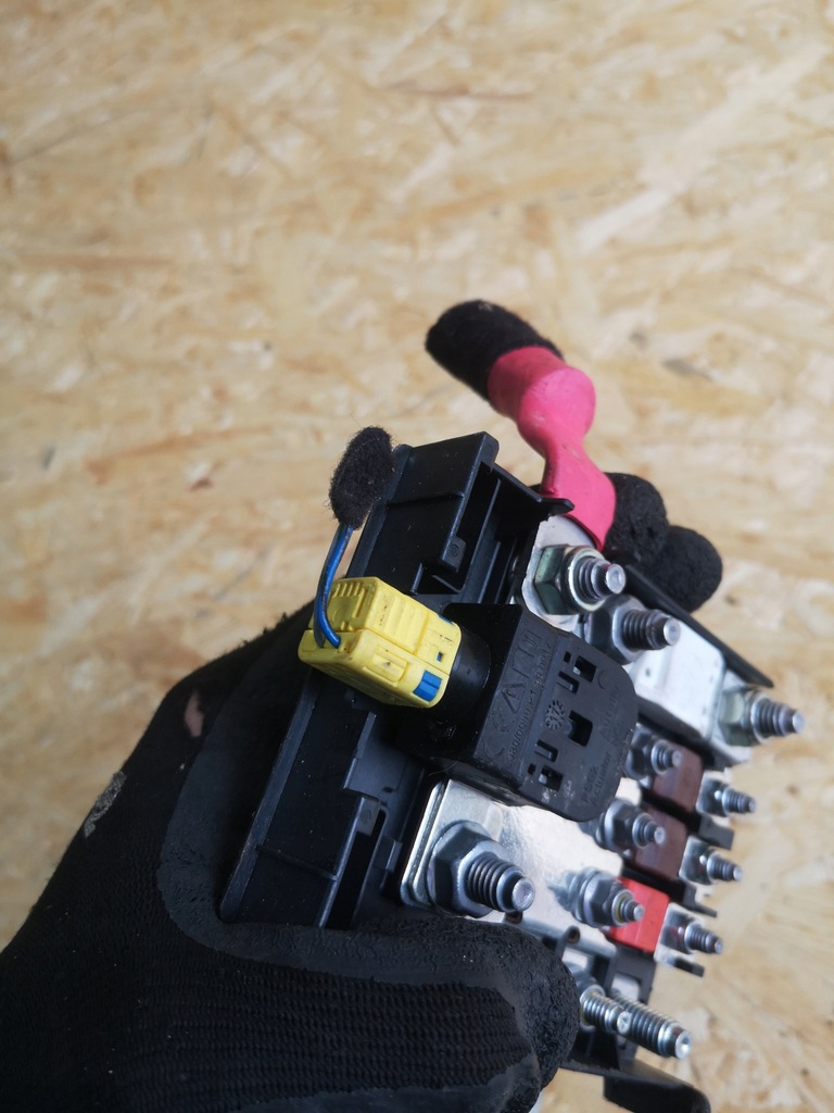 фото №3, Alfa romeo stelvio клемма предохранитель