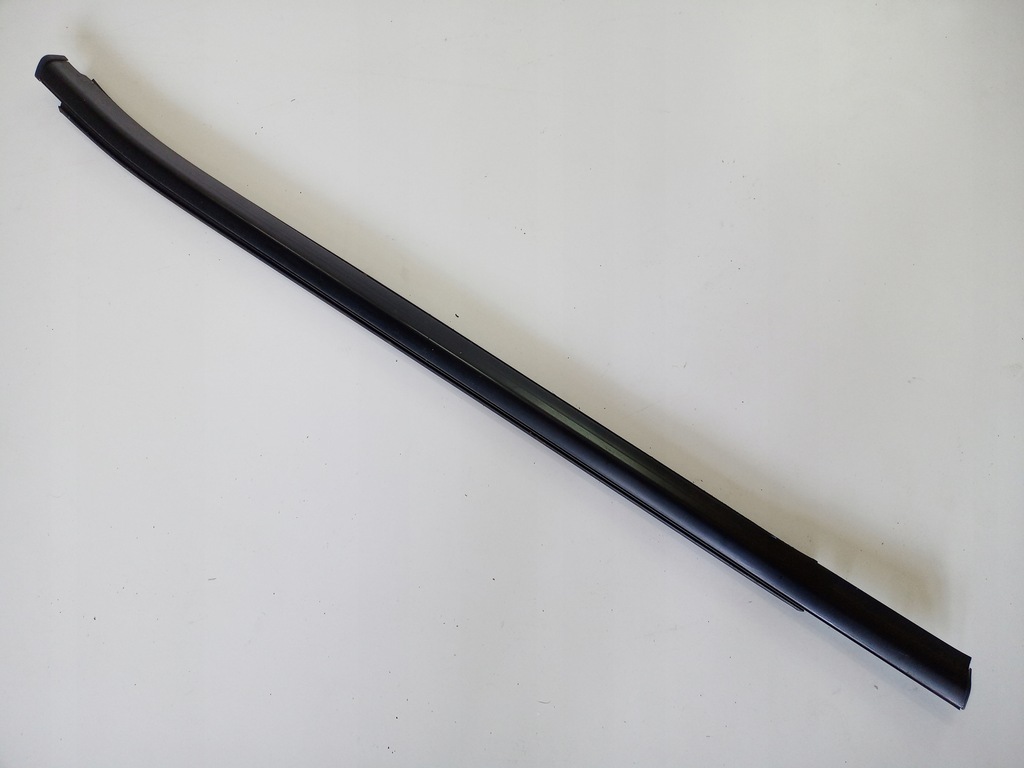 фото №1, Молдинг ущільнювач правий задня kia optima iii sedan