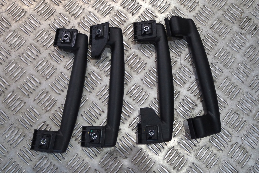 фото №9, Потолок панорама maserati levante