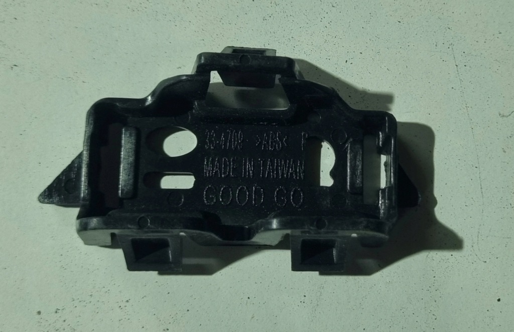 Купити Кронштейн заглушка розпилювача фара права bmw 5 f10 f11