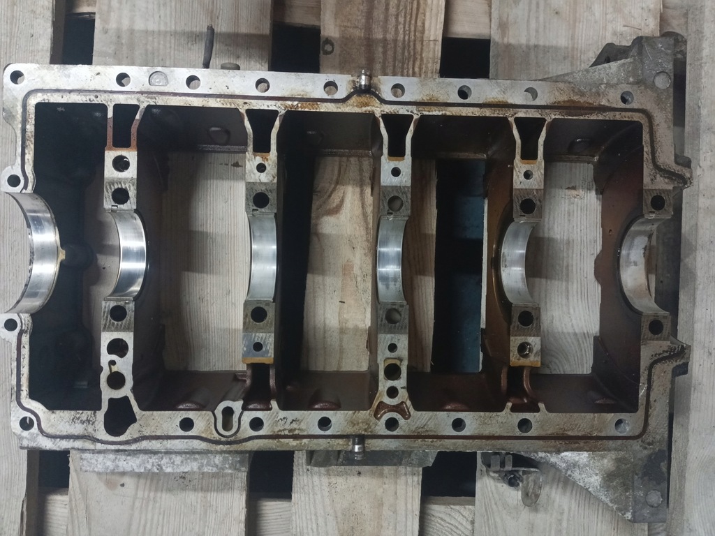 фото №10, Bmw e87 e90 n43 n43b20a блок двигателя основание номинал