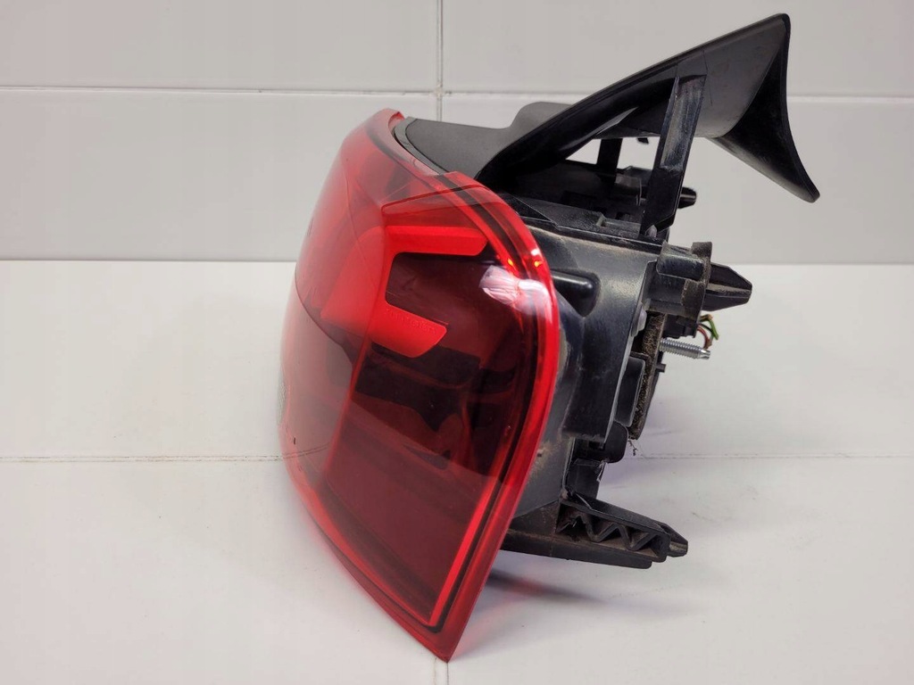 фото №7, Лампа задняя правая сторона citroen c4 cactus 2016 9823950280