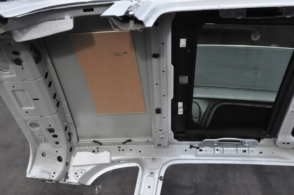 фото №6, Mercedes eqb w243 x243 2023 крыша панорама