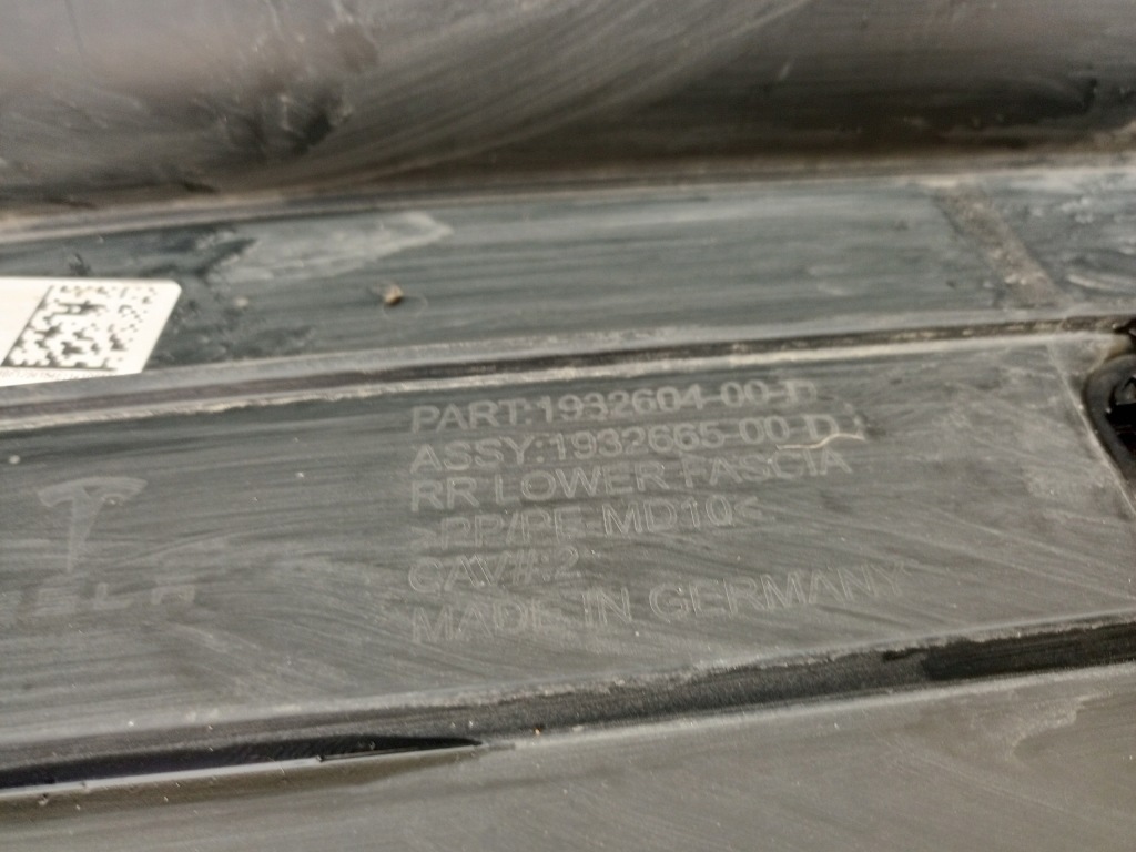 Tesla model y juniper рестайлинг  25- спойлер накладка бампера задний  1932604-00-d Доставка