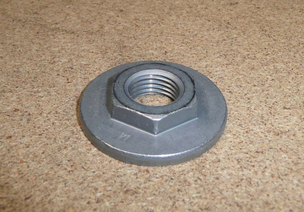 Гайка підшипник амортизатор. c berlingo iii Київ