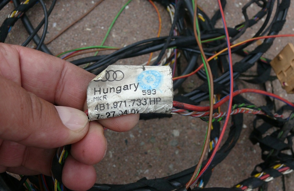 фото №15, Електропроводка динаміків телефону навігації audi a6 c5