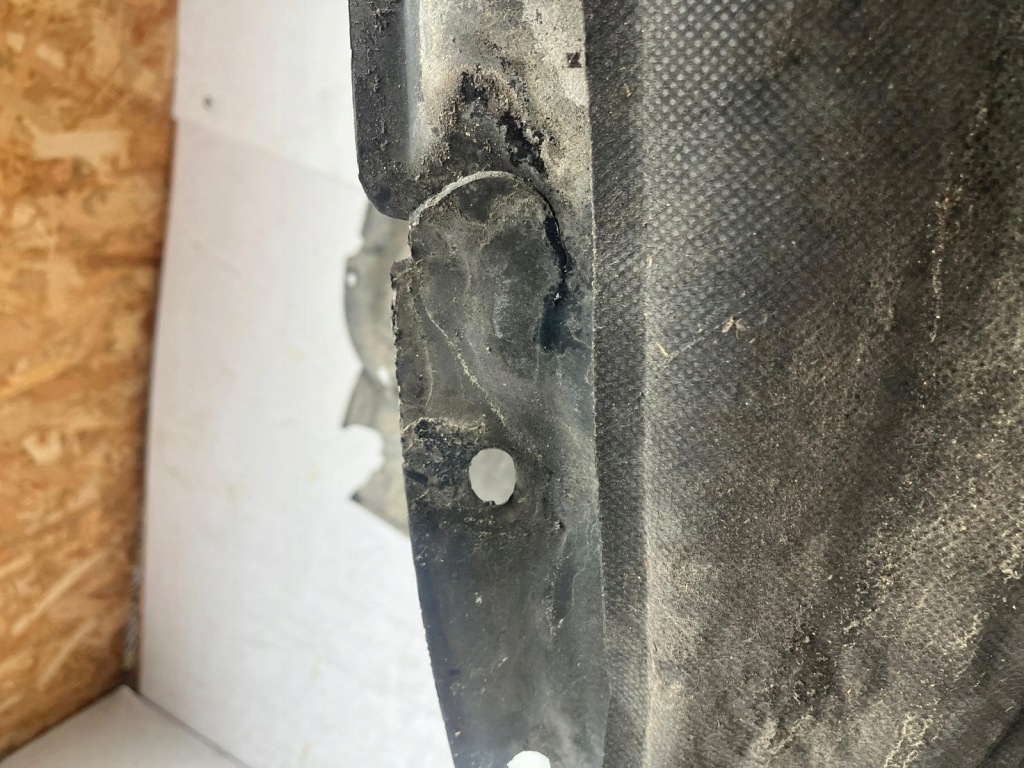 Підкрилок ліве перед peugeot 4007 Недорого