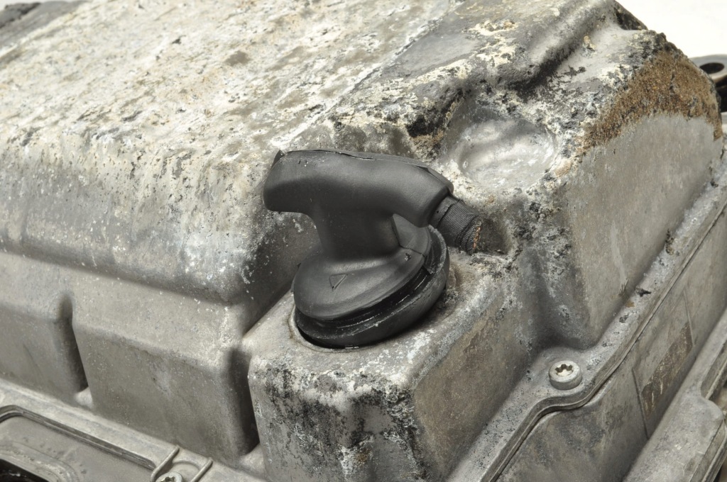 Mercedes w216 6.2 amg колектор впускний  a1561401501 Доставка