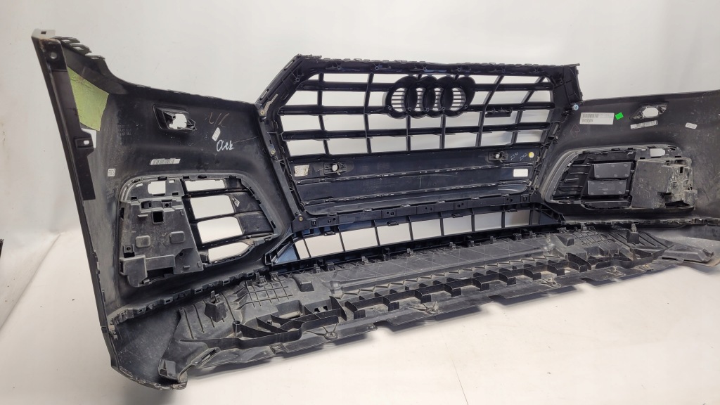 Audi q5 80a 17r- s-line бампер перед передний оригинал в Украине