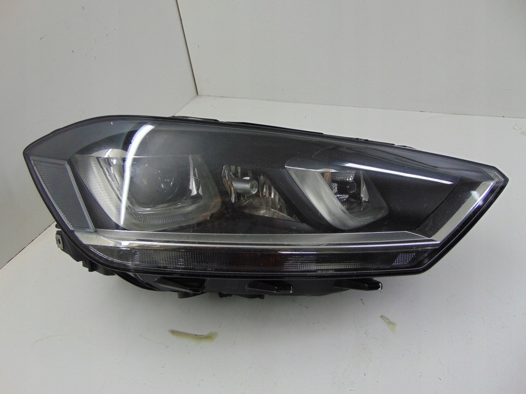 фото №1, Vw golf sportsvan лампа права 517941752b