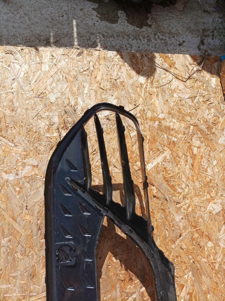 Cupra born 10e решітка бампера 10e805903c оригінал Недорого