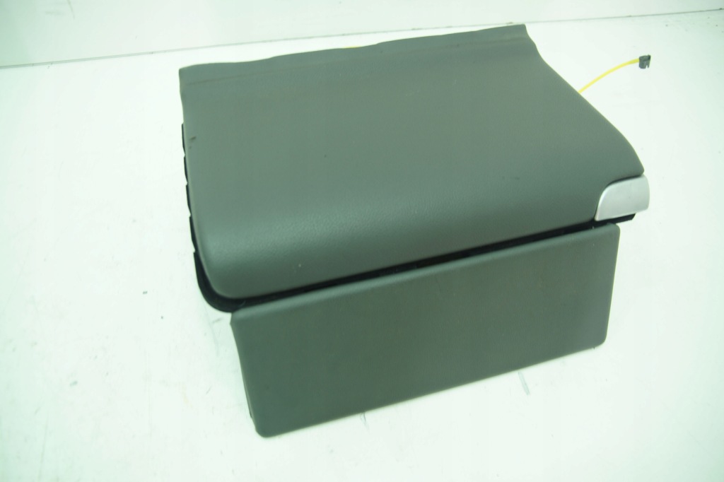 Бардачок задній задній комплект лівий правий mercedes sl r230 Ціна