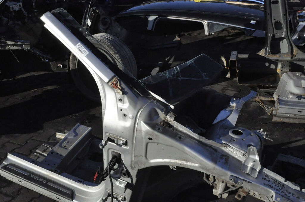 фото №3, Volvo v40 ii четверть лонжерон правая перед передняя