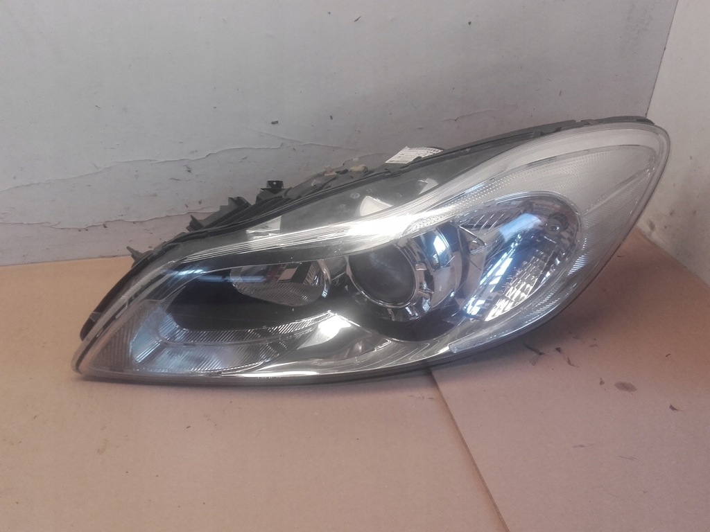 фото №1, Volvo c30 lift лампа левая передняя левый перед 31299820