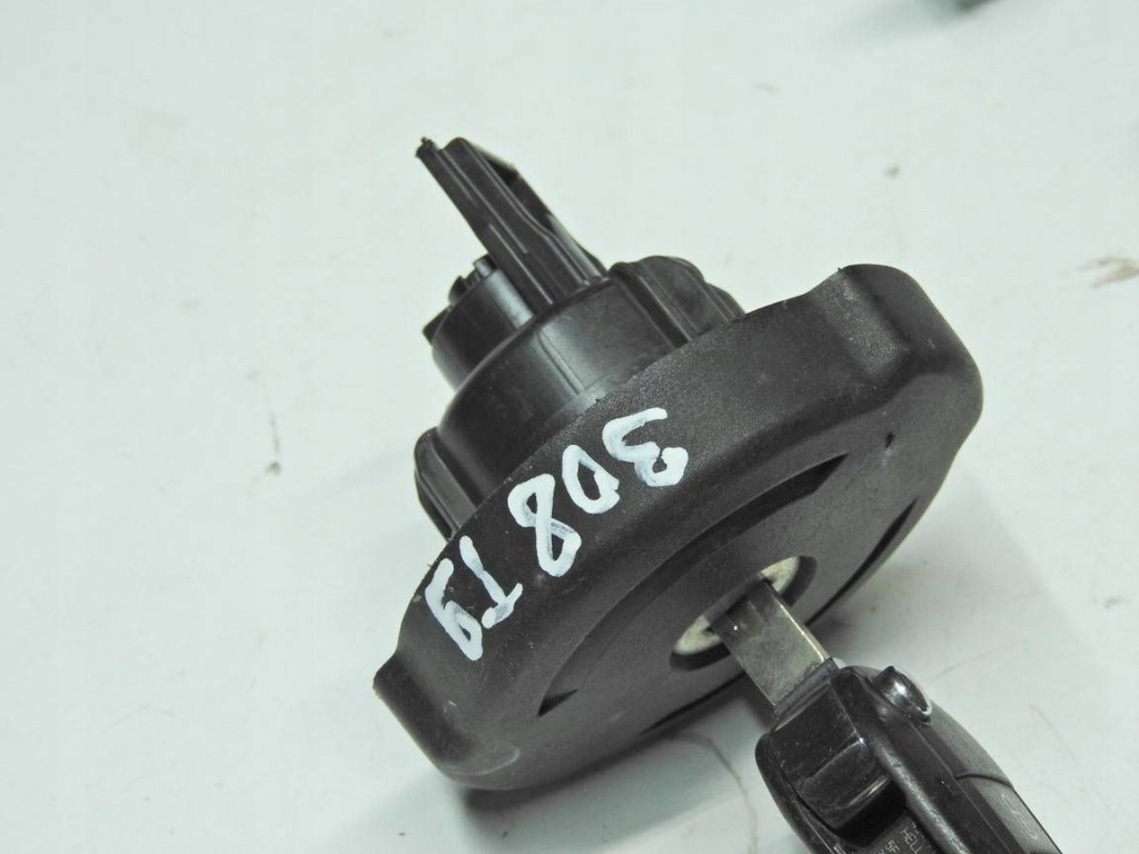 Купити Peugeot 308 2 t9 13-17 замок запалювання 9663123380 ключі вкладка кришка комплект