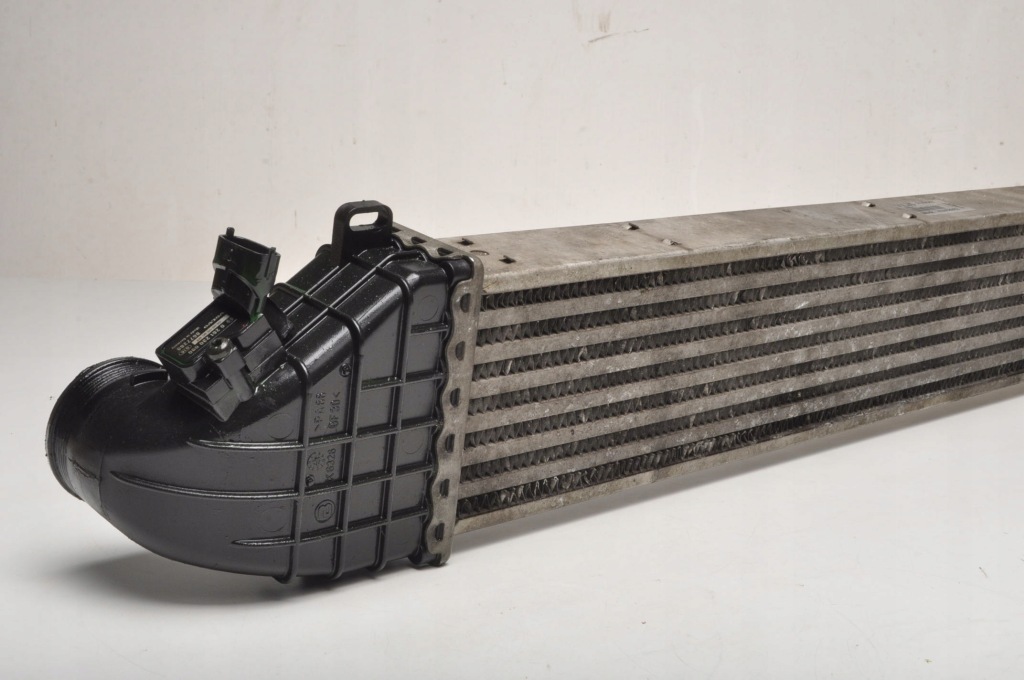 Volvo v50 2.5 t5 радиатор воздуха интеркулер 31319262 8677288 Киев