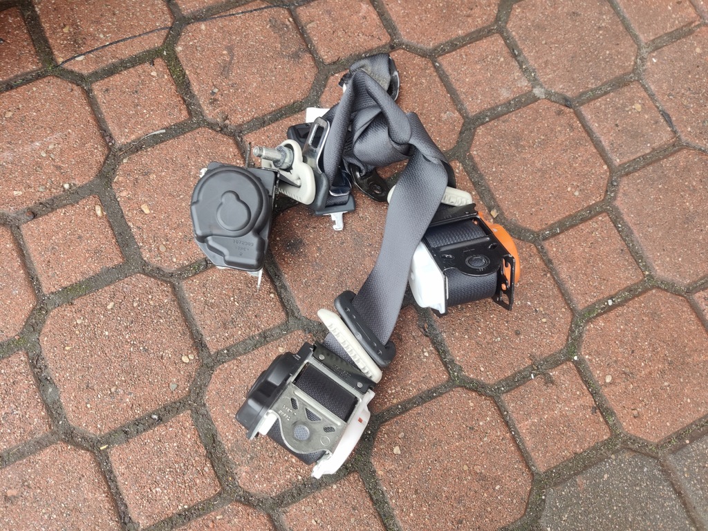 фото №1, Ремни задняя задние 3szt. nissan note ii e12