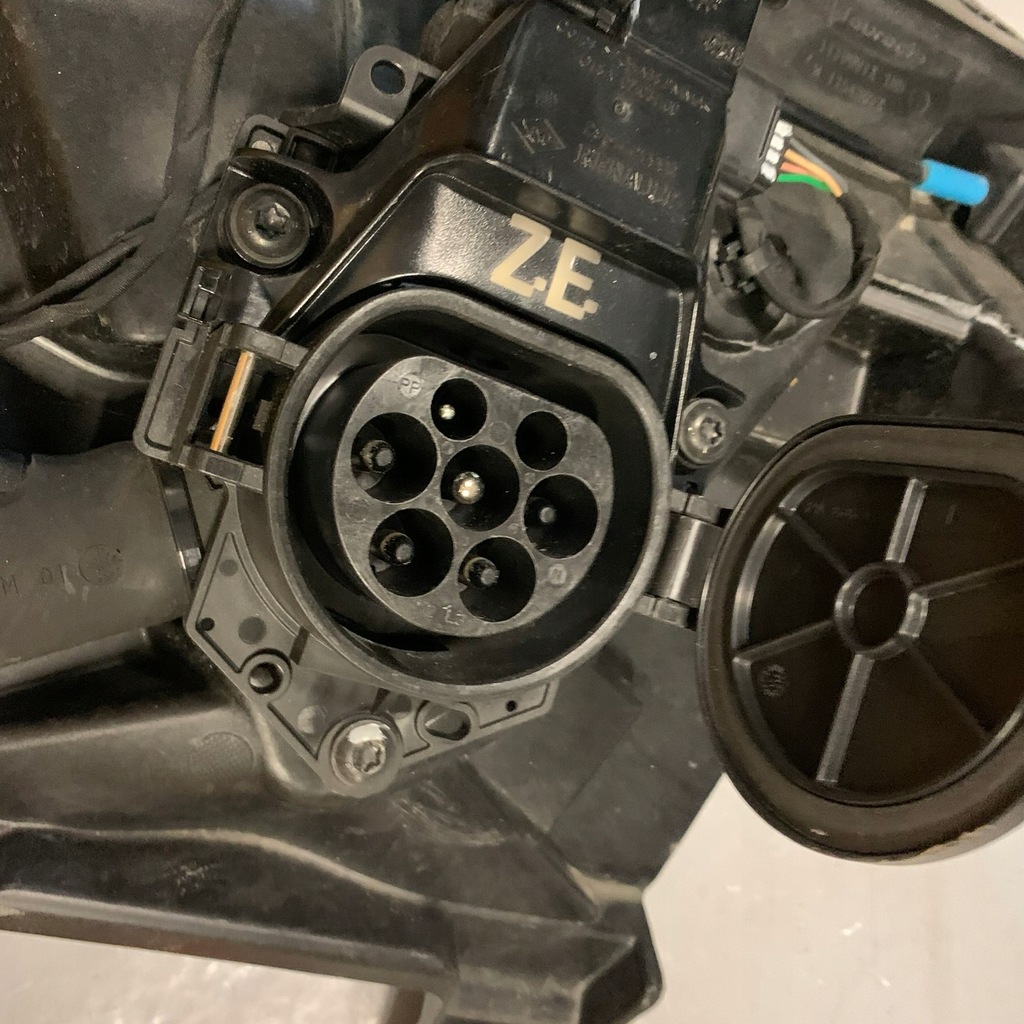 фото №5, Renault zoe разъём зарядное устройство 296561717r 295142799r 296950730r