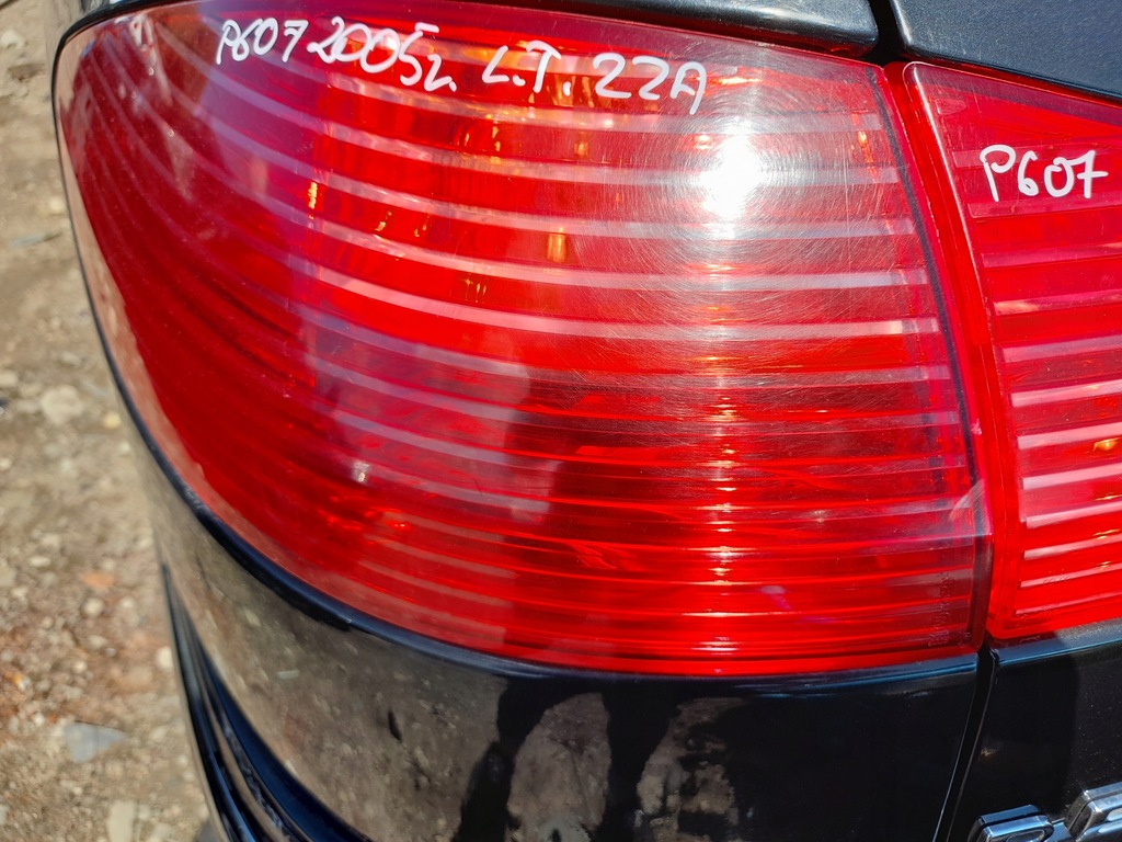 фото №8, Peugeot 607 лампа левый задняя левая задний крыло sedan