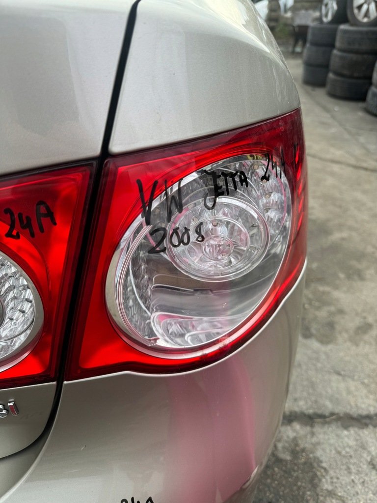 фото №5, Volkswagen jetta лампа права задня правий задня з крила sedan