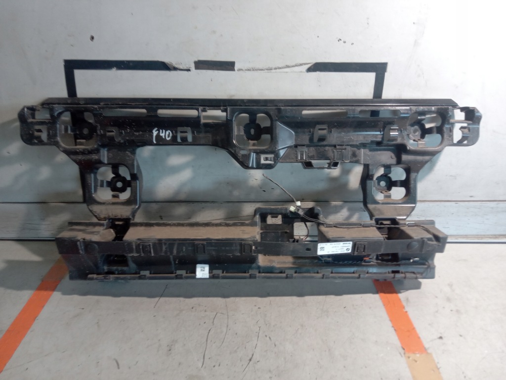 фото №1, Bmw 1 f40 направляющая бампера задняя 8496655