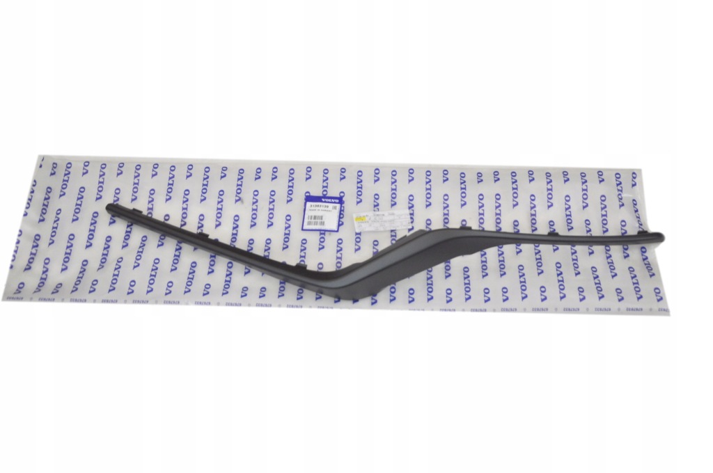 фото №1, Volvo s60 v60 r-design правая молдинг бампер перед