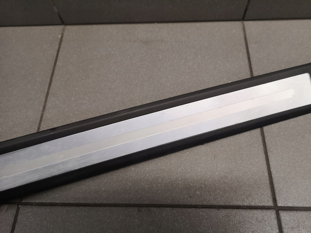 фото №6, Молдинг порог правый перед audi a4 b7 8e0853374n