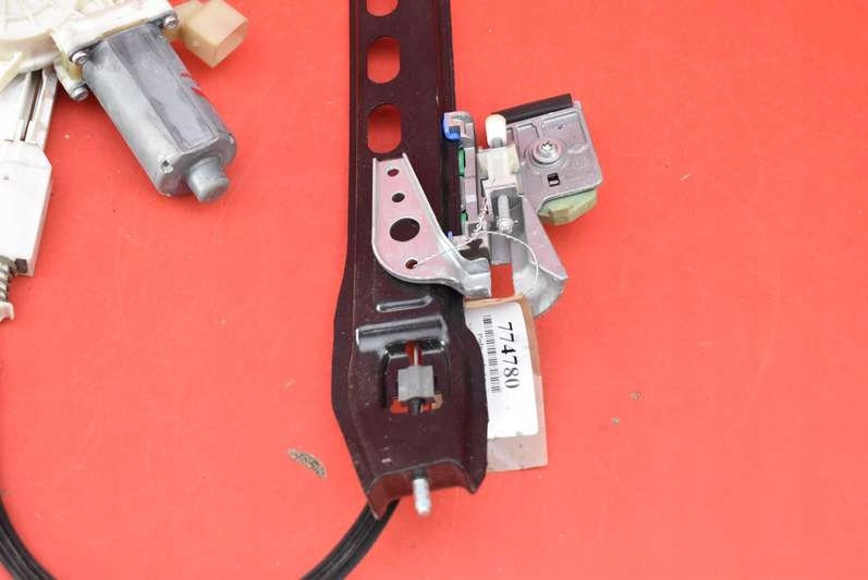 фото №6, Подъемник стекло правый задняя a2197300846 mercedes cls c219 w219 04-08