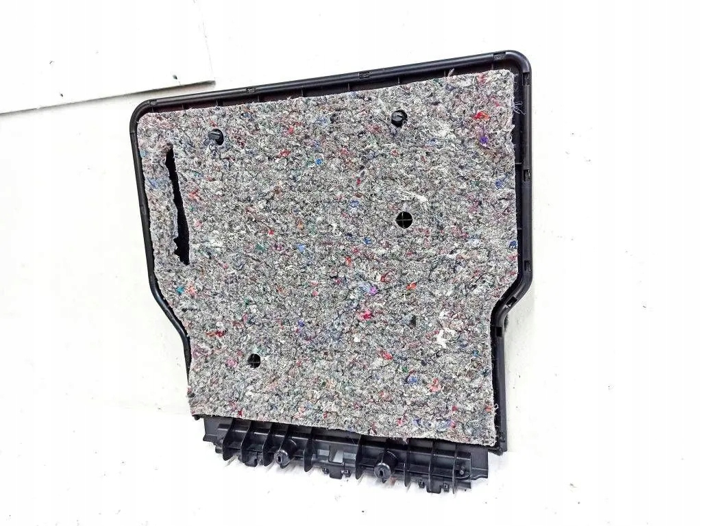 фото №8, Молдинг декоративная багажника mercedes-benz m w163 531045 34315534 2.7l 2000