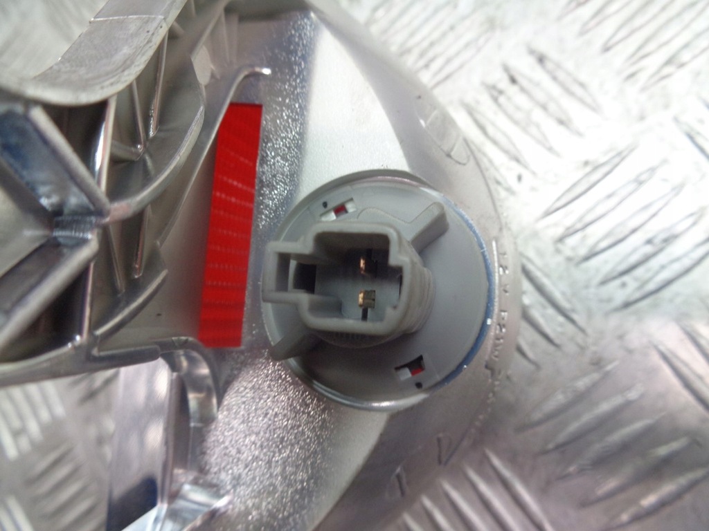 фото №3, Свет стоп-сигнал toyota avensis t25 02s30892