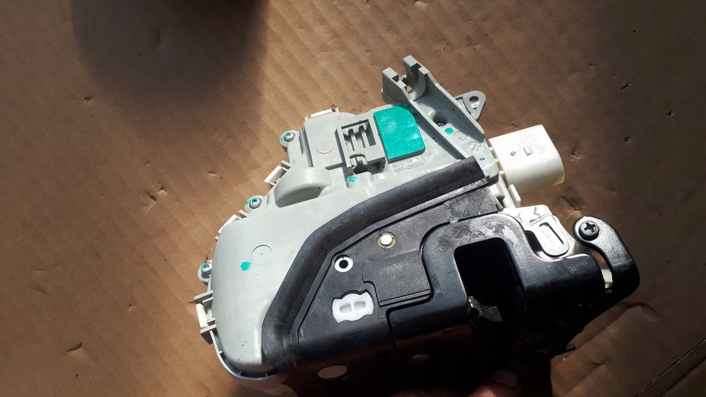 фото №6, A6 c7 a7 замок двері лівий перед 6 pin s4 b8 s5 sq5