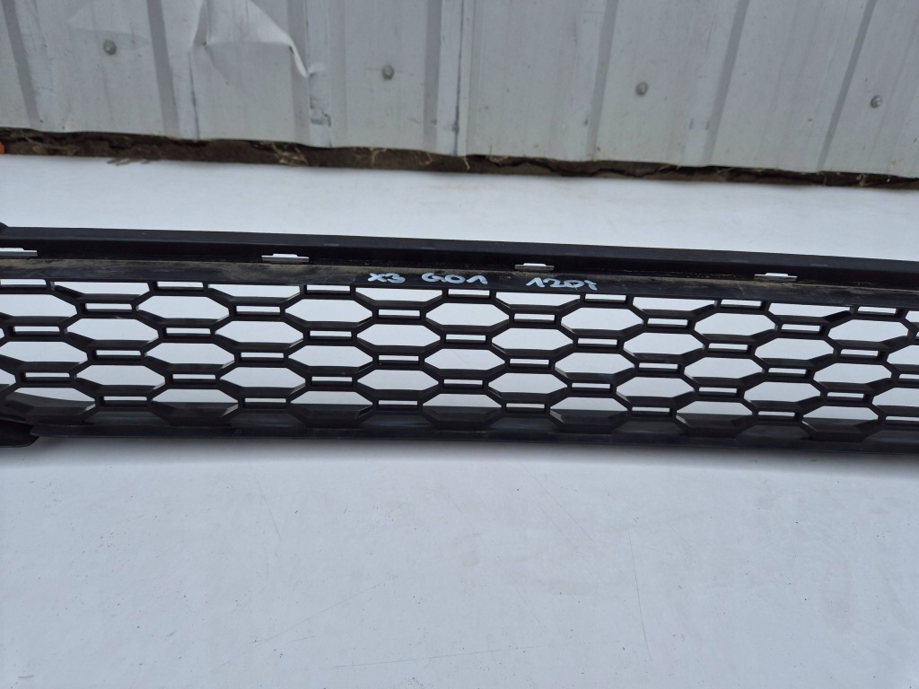 Купити Bmw x3 g01 18- решітка нижня бампера передній 8064599