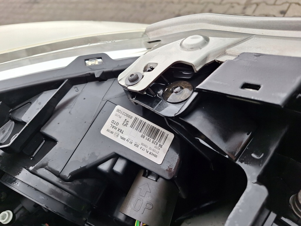 фото №13, Peugeot 5008 i 1 0u 0e бампер перед капот крыло лампа evgc 09-13 2.0 hdi