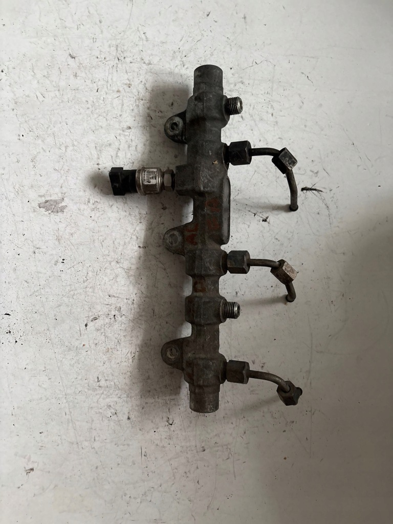 Купити Alfa romeo 156 2001 0445214009 молдинг упорскування 0445214009