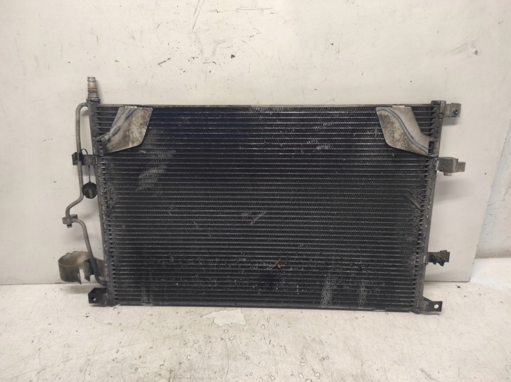 Volvo s80 i 1 98- 2.4d радіатор кондиціонера 30676414 в Україні