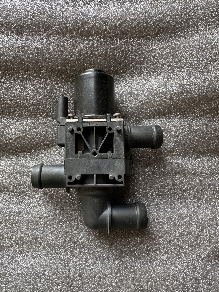 Купити Range rover velar l560 помпа води рідина webasto 1147412207....