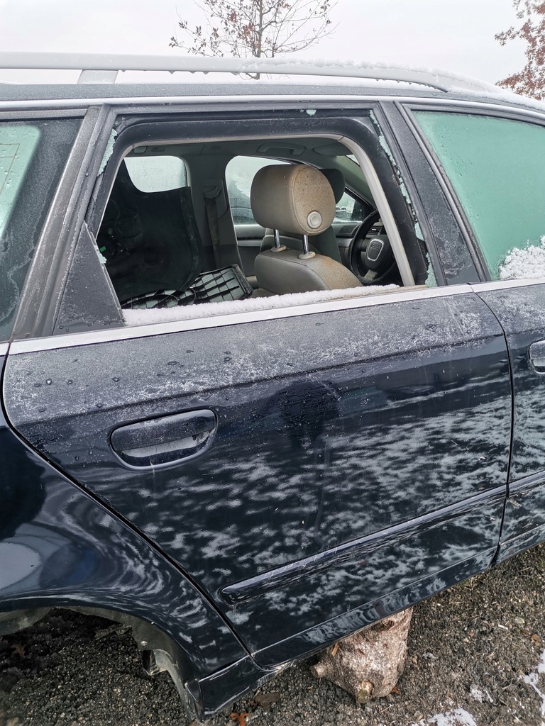 фото №1, Дверь правое задние audi a4 b7 avant полный