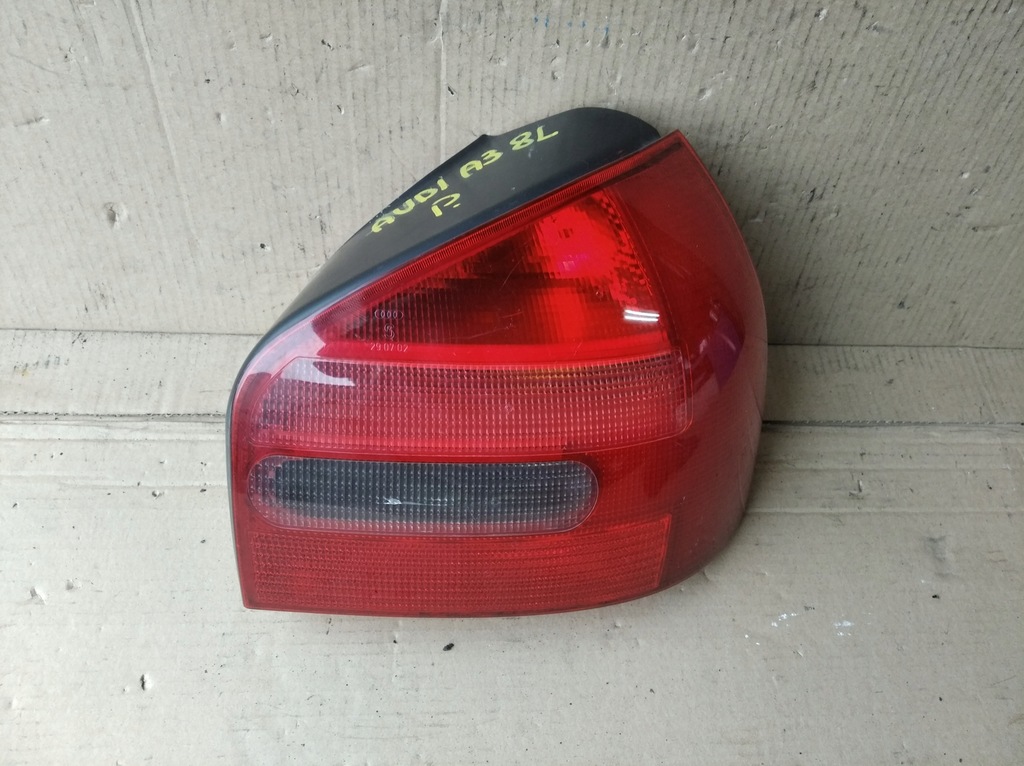 фото №1, Лампа права задня audi a3 8l