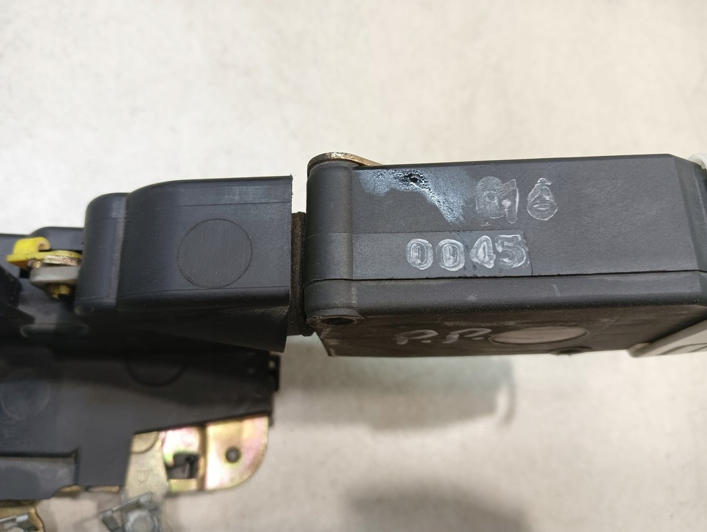 фото №2, Замок двері правий перед 2 pin space star 1.3