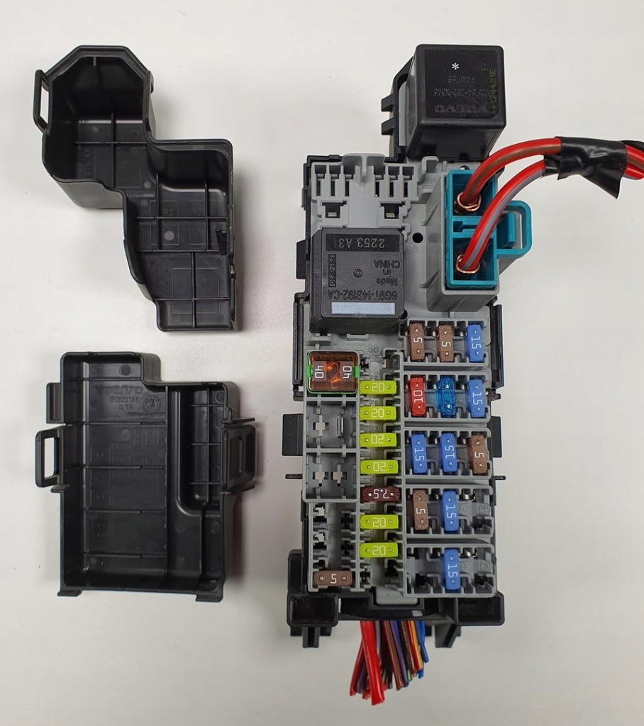 фото №1, Коробка предохранителей volvo v60 i 2.4 d 31300189