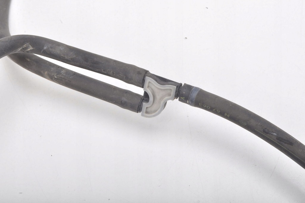 фото №7, Aston martin vantage 4.7 wąż провода омывателя фары