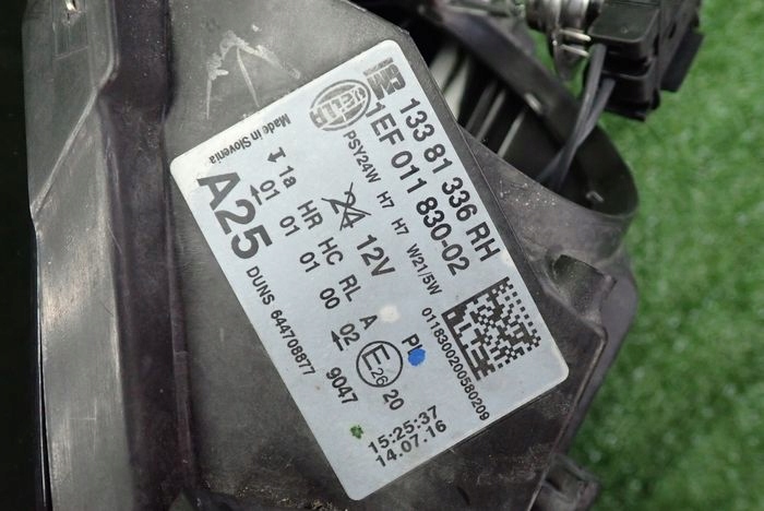 Opel corsa e 14- фара правий лампа права 13381336 Київ