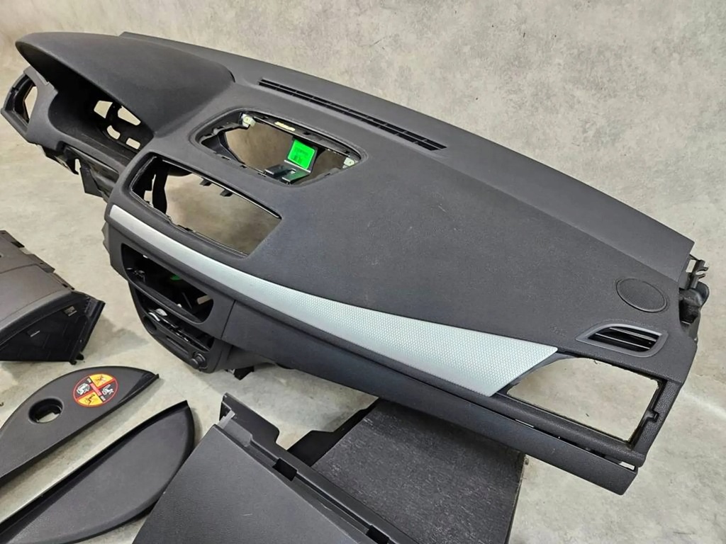 фото №5, Панель приладів приладова консоль подушка бардачок renault megane iii eu