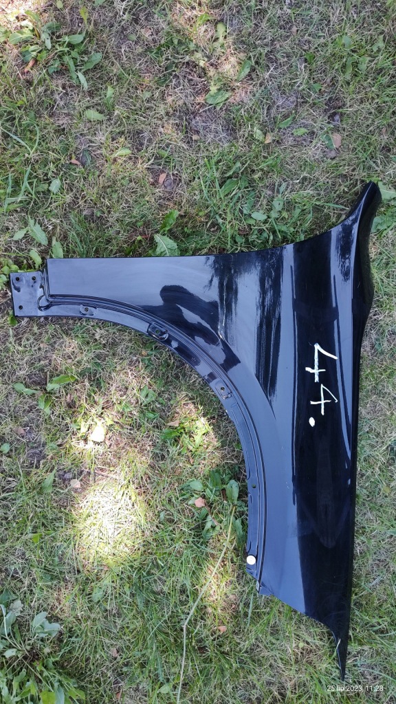 Крила передній правий bmw x1 Ціна