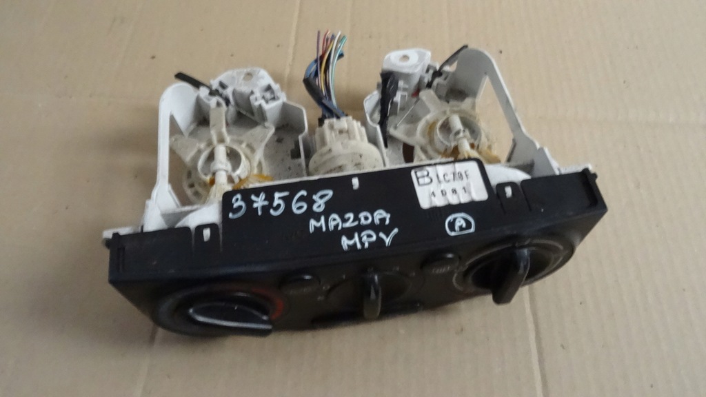 фото №2, Mazda mpv панель обдув