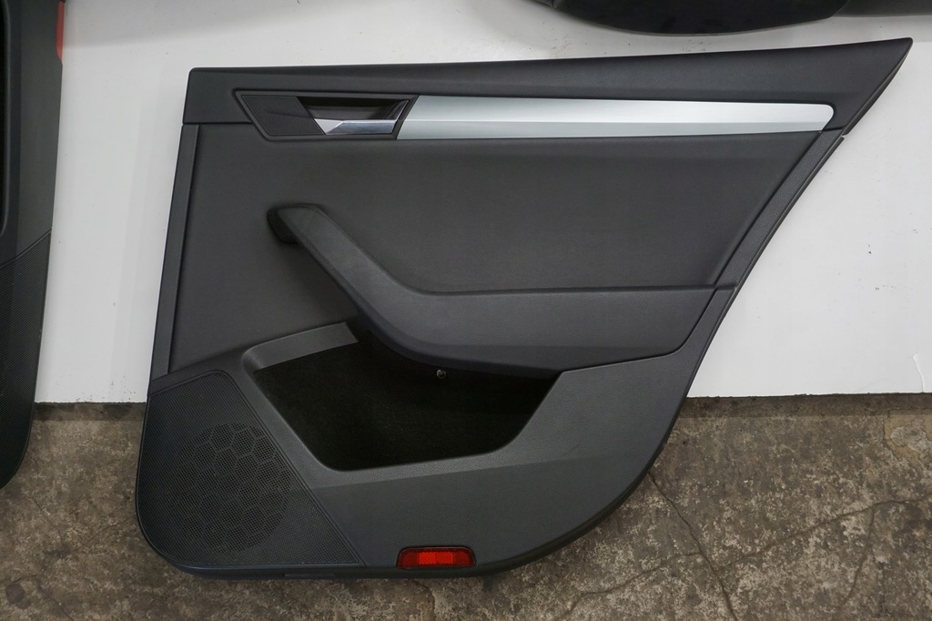 фото №15, Skoda superb iii kombi сиденья заднее сиденье