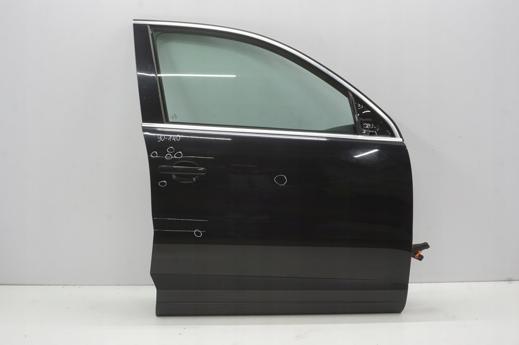 фото №1, Vw tiguan 5n 11r дверь правый перед lc9x